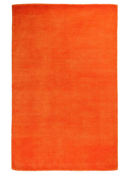 Moderner, Handloom Gabbeh Orientteppich von Khademi aus Wolle, orange. Einfarbiges Uni-Design. Produziert in Indien. Größe: 170x116cm. Teppichnummer: KB4-1574. Verkauf durch Jupiter Intl.
