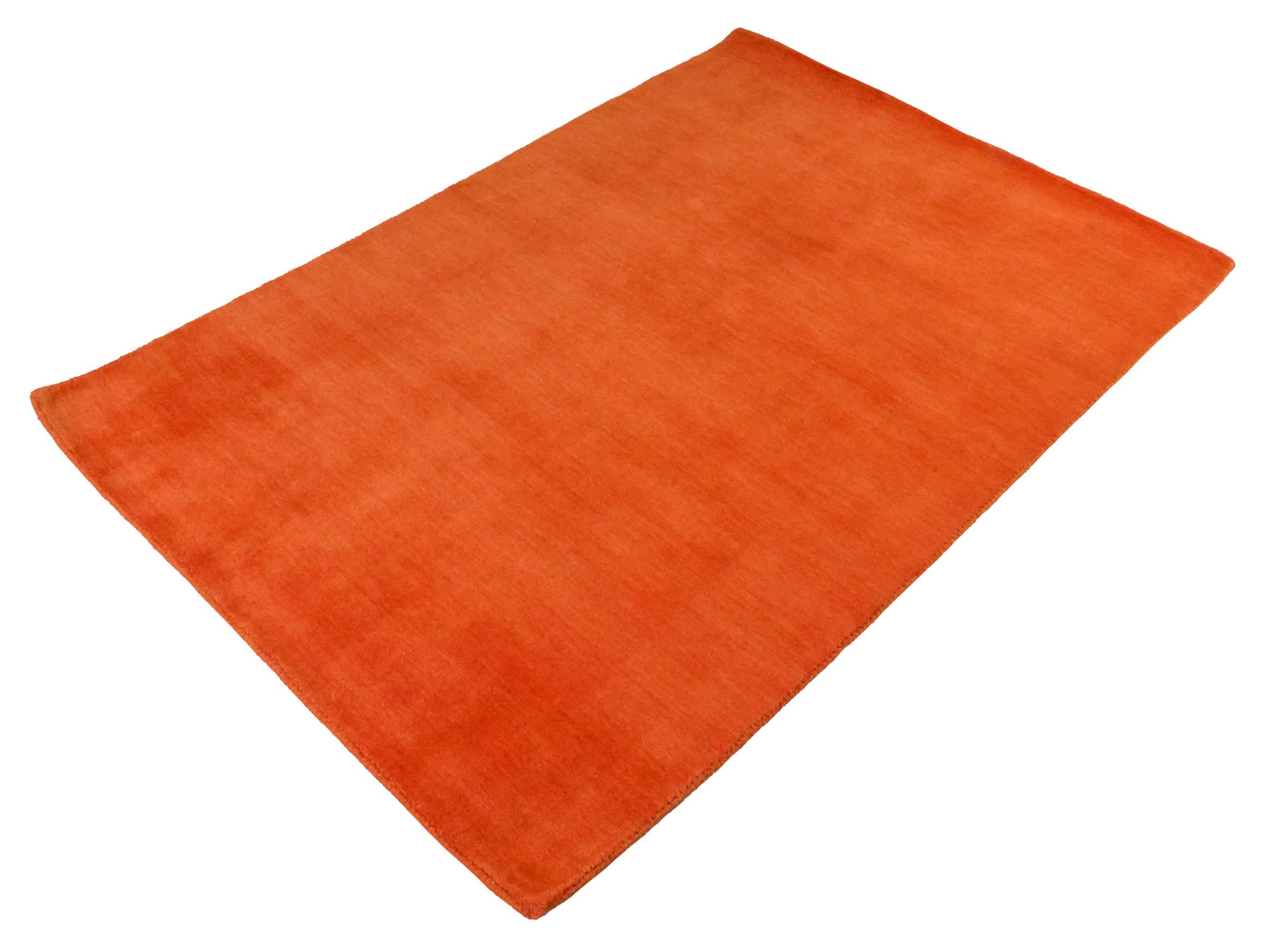 Moderner, Handloom Gabbeh Orientteppich von Khademi aus Wolle, orange. Einfarbiges Uni-Design. Produziert in Indien. Größe: 170x116cm. Teppichnummer: KB4-1574. Verkauf durch Jupiter Intl.