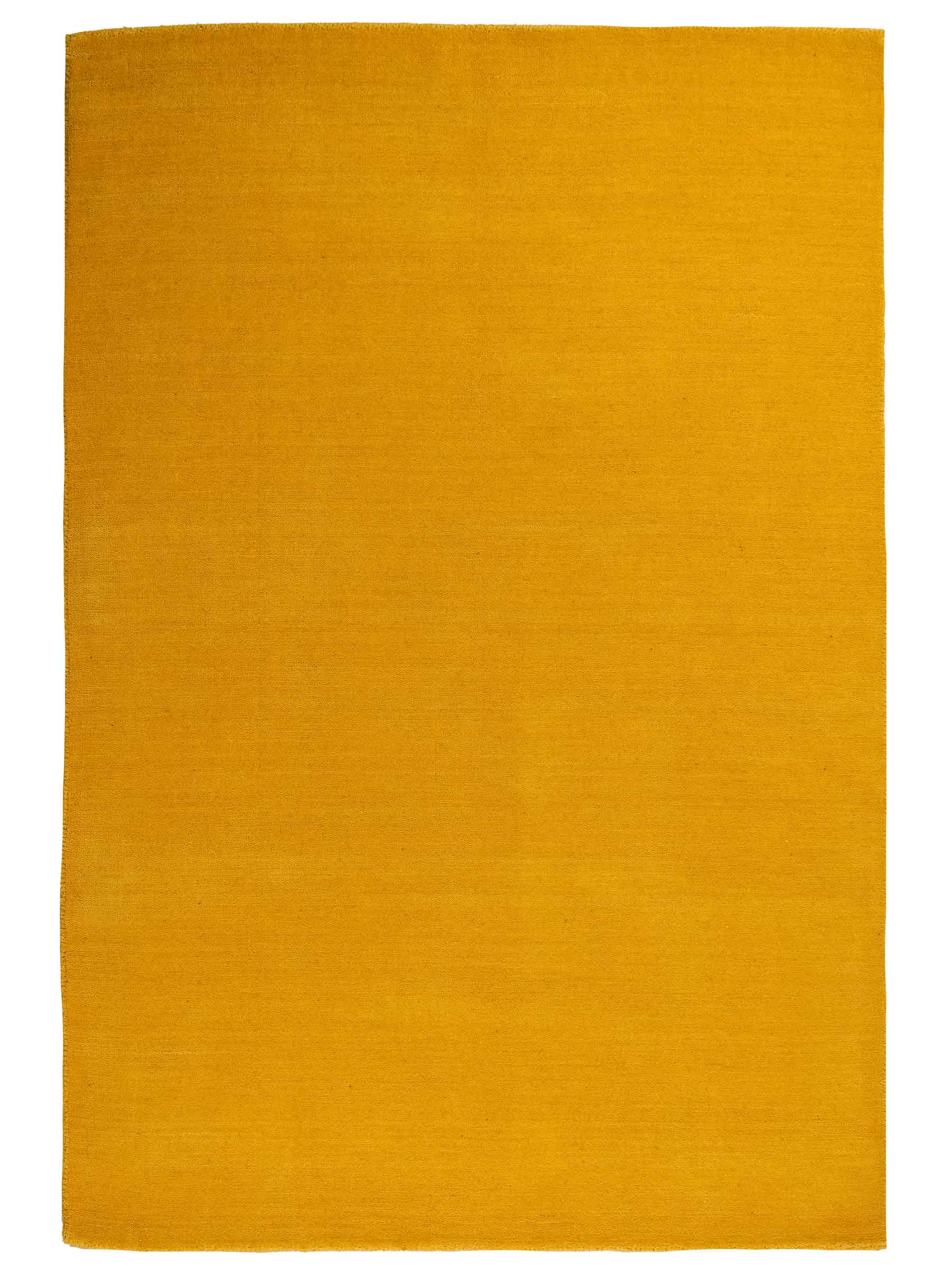 Moderner, Handloom Gabbeh Orientteppich von Khademi aus Wolle, gelb. Einfarbiges Uni-Design. Produziert in Indien. Größe: 170x117cm. Teppichnummer: KB4-1572. Verkauf durch Jupiter Intl.