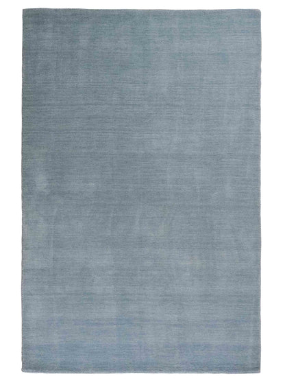 Moderner, Handloom Gabbeh Orientteppich von Khademi aus Wolle, blau-grau. Einfarbiges Uni-Design. Produziert in Indien. Größe: 170x118cm. Teppichnummer: KB4-1588. Verkauf durch Jupiter Intl.