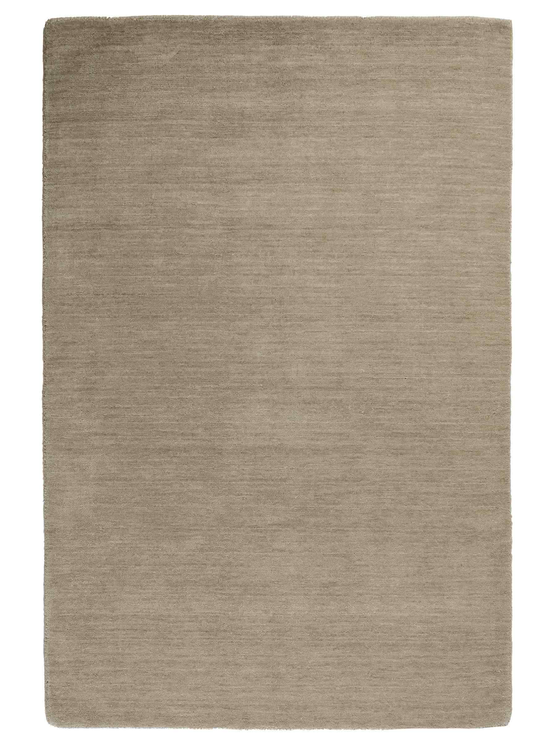 Moderner, Handloom Gabbeh Orientteppich von Khademi aus Wolle, beige. Einfarbiges Uni-Design. Produziert in Indien. Größe: 170x119cm. Teppichnummer: KB4-1581. Verkauf durch Jupiter Intl.