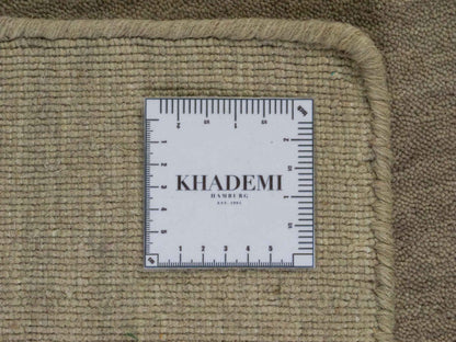 Moderner, Handloom Gabbeh Orientteppich von Khademi aus Wolle, beige. Einfarbiges Uni-Design. Produziert in Indien. Größe: 170x119cm. Teppichnummer: KB4-1581. Verkauf durch Jupiter Intl.