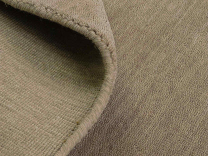 Moderner, Handloom Gabbeh Orientteppich von Khademi aus Wolle, beige. Einfarbiges Uni-Design. Produziert in Indien. Größe: 170x119cm. Teppichnummer: KB4-1581. Verkauf durch Jupiter Intl.