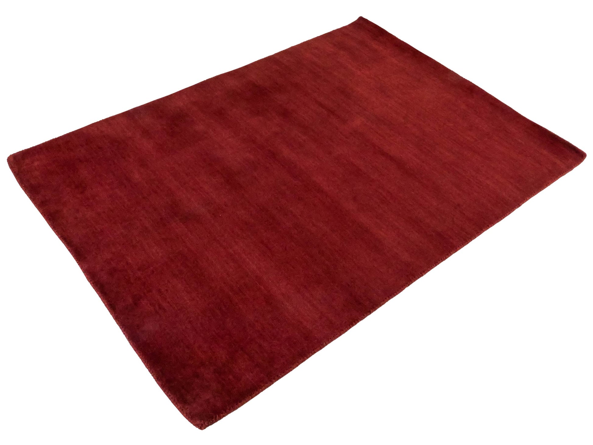 Moderner, Handloom Gabbeh Orientteppich von Khademi aus Wolle, dunkelrot. Einfarbiges Uni-Design. Produziert in Indien. Größe: 170x119cm. Teppichnummer: KB4-1576. Verkauf durch Jupiter Intl.