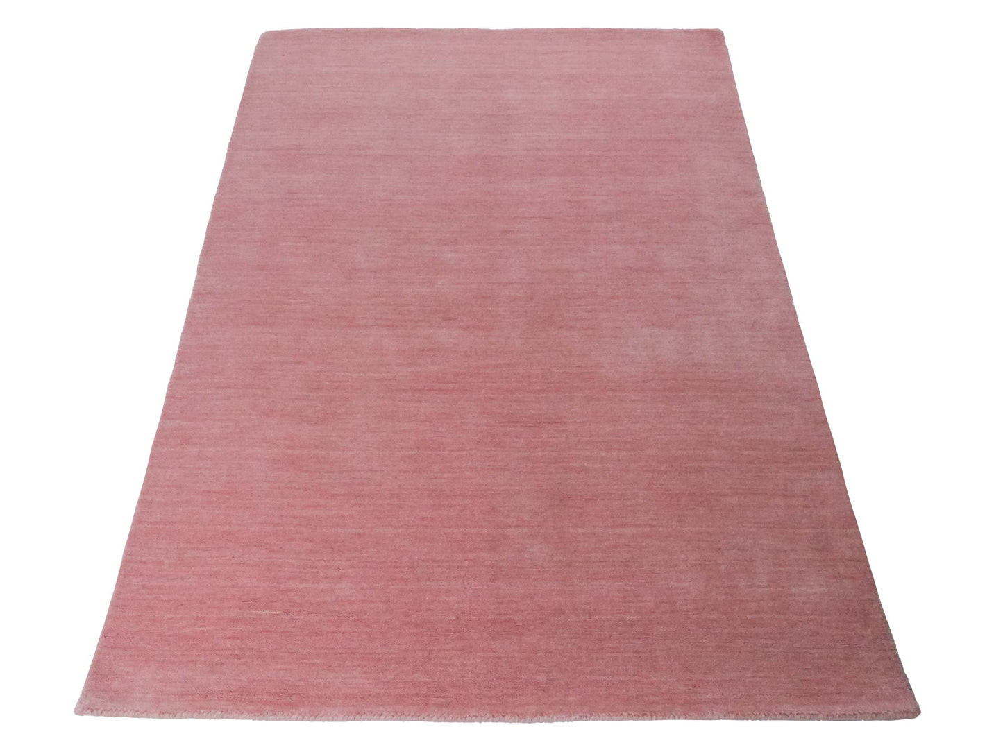 Moderner, Handloom Gabbeh Orientteppich von Khademi aus Wolle, rosa. Einfarbiges Uni-Design. Produziert in Indien. Größe: 170x119cm. Teppichnummer: KB4-1578. Verkauf durch Jupiter Intl.