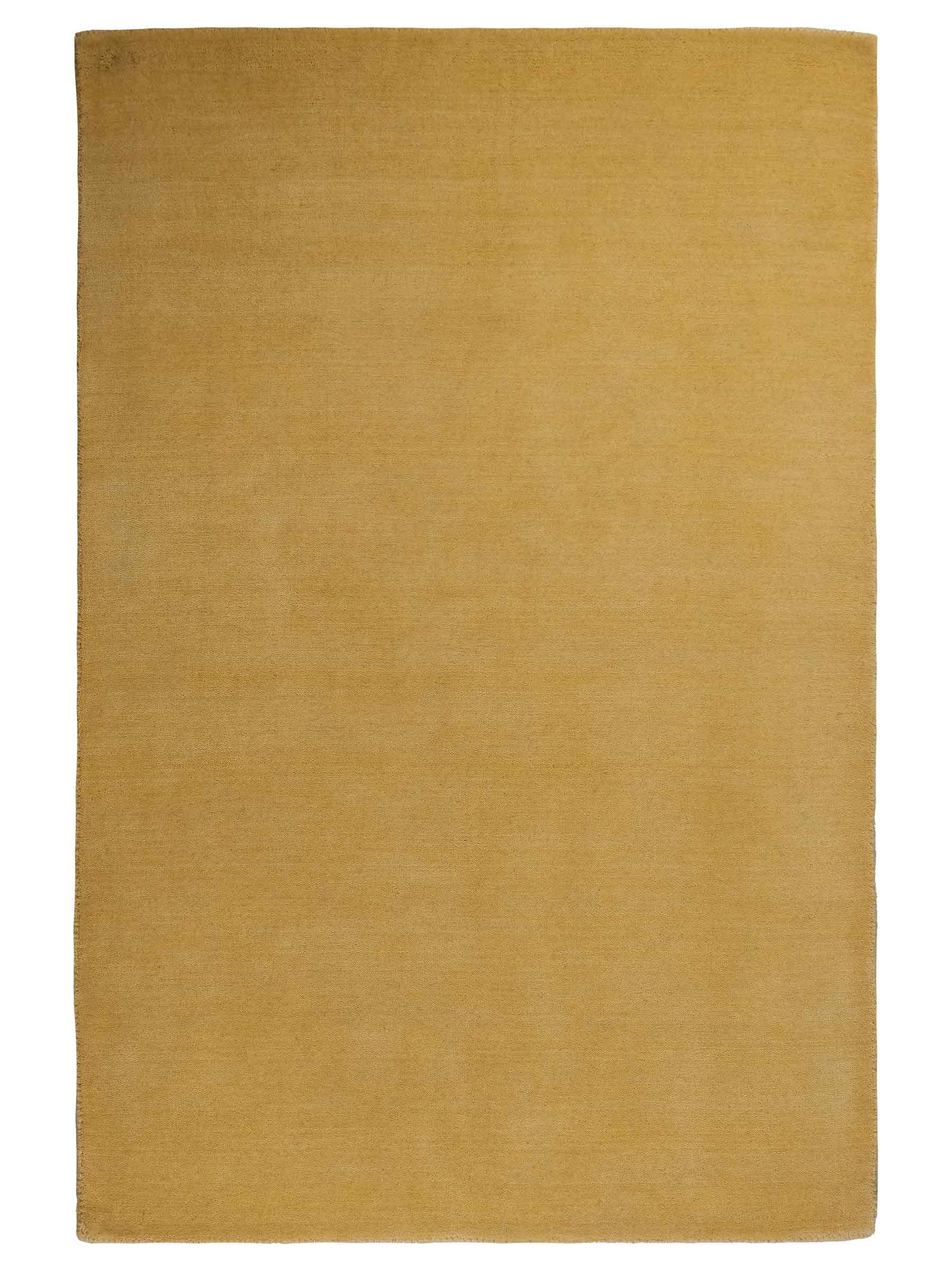 Moderner, Handloom Gabbeh Orientteppich von Khademi aus Wolle, gelb. Einfarbiges Uni-Design. Produziert in Indien. Größe: 171x119cm. Teppichnummer: KB4-1570. Verkauf durch Jupiter Intl.