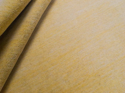 Moderner, Handloom Gabbeh Orientteppich von Khademi aus Wolle, gelb. Einfarbiges Uni-Design. Produziert in Indien. Größe: 171x119cm. Teppichnummer: KB4-1570. Verkauf durch Jupiter Intl.