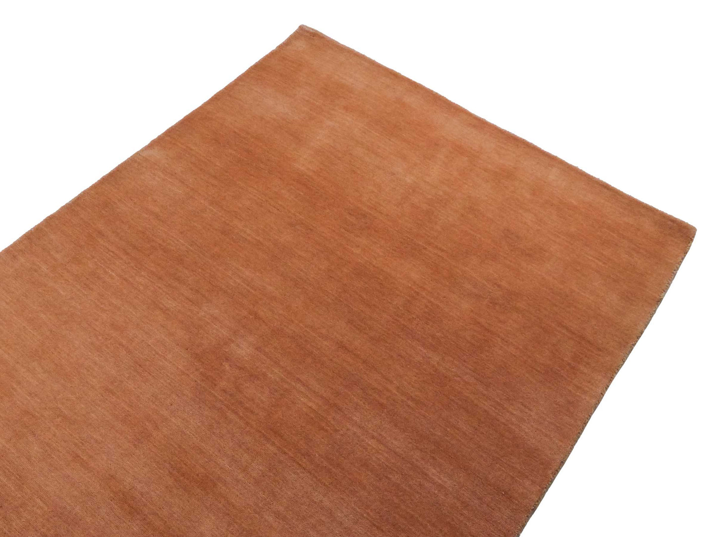 Moderner, Handloom Gabbeh Orientteppich von Khademi aus Wolle, orange. Einfarbiges Uni-Design. Produziert in Indien. Größe: 171x120cm. Teppichnummer: KB4-1569. Verkauf durch Jupiter Intl.