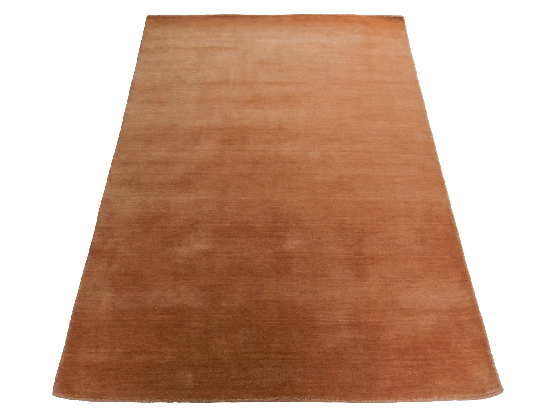 Moderner, Handloom Gabbeh Orientteppich von Khademi aus Wolle, orange. Einfarbiges Uni-Design. Produziert in Indien. Größe: 171x120cm. Teppichnummer: KB4-1569. Verkauf durch Jupiter Intl.