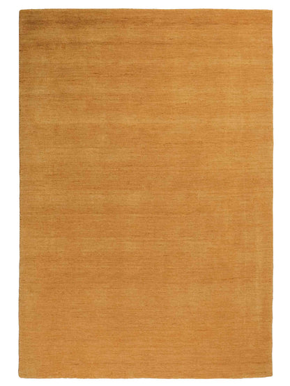Moderner, Handloom Gabbeh Orientteppich von Khademi aus Wolle, gold. Einfarbiges Uni-Design. Produziert in Indien. Größe: 178x126cm. Teppichnummer: KB4-1573. Verkauf durch Jupiter Intl.