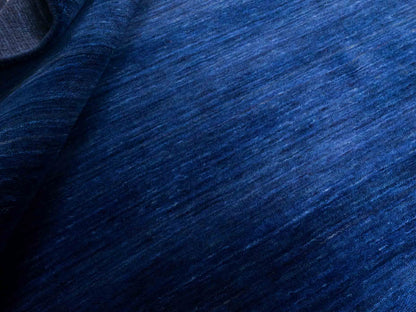 Moderner, Handloom Gabbeh Orientteppich von Khademi aus Wolle, blau. Einfarbiges Uni-Design. Produziert in Indien. Größe: 198x140cm. Teppichnummer: KB4-1590. Verkauf durch Jupiter Intl.