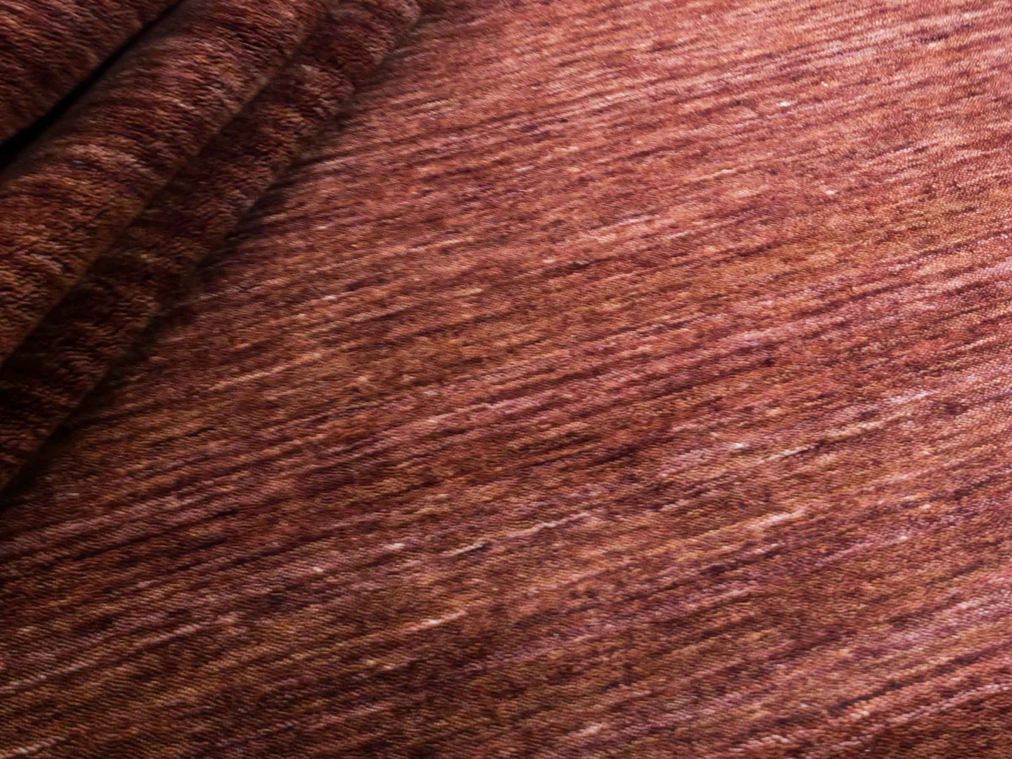 Moderner, Handloom Gabbeh Orientteppich von Khademi aus Wolle, braun. Einfarbiges Uni-Design. Produziert in Indien. Größe: 200x200cm. Teppichnummer: KB4-1597. Verkauf durch Jupiter Intl.