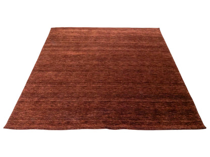 Moderner, Handloom Gabbeh Orientteppich von Khademi aus Wolle, braun. Einfarbiges Uni-Design. Produziert in Indien. Größe: 200x200cm. Teppichnummer: KB4-1597. Verkauf durch Jupiter Intl.