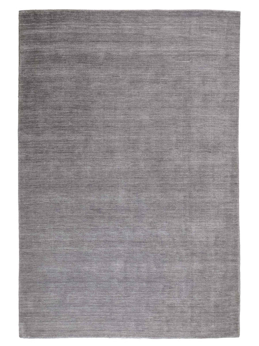 Moderner, Handloom Gabbeh Orientteppich von Khademi aus Wolle, grau. Einfarbiges Uni-Design. Produziert in Indien. Größe: 230x174cm. Teppichnummer: KB4-1611. Verkauf durch Jupiter Intl.