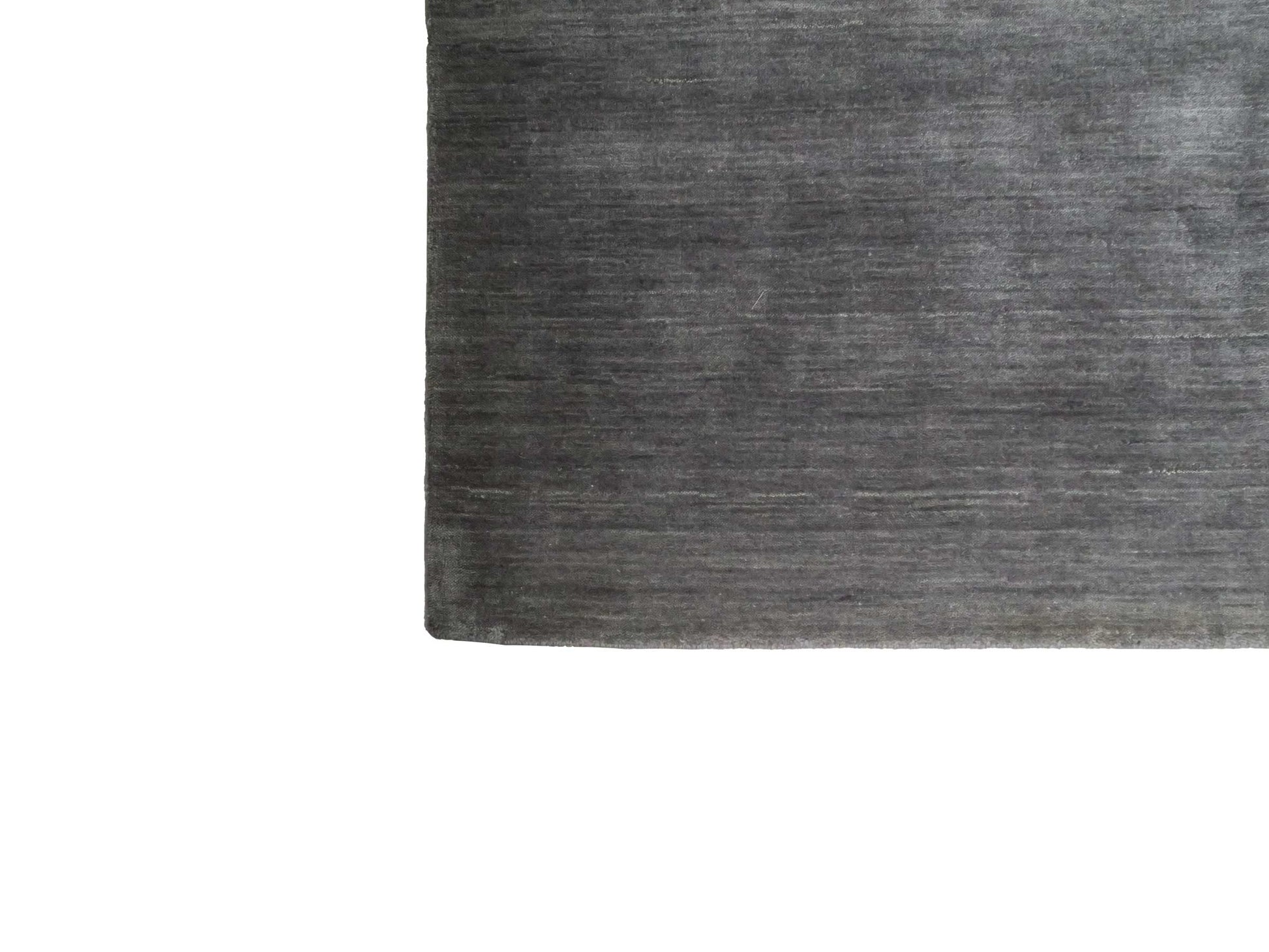 Moderner, Handloom Gabbeh Orientteppich von Khademi aus Wolle, grau. Einfarbiges Uni-Design. Produziert in Indien. Größe: 230x174cm. Teppichnummer: KB4-1611. Verkauf durch Jupiter Intl.