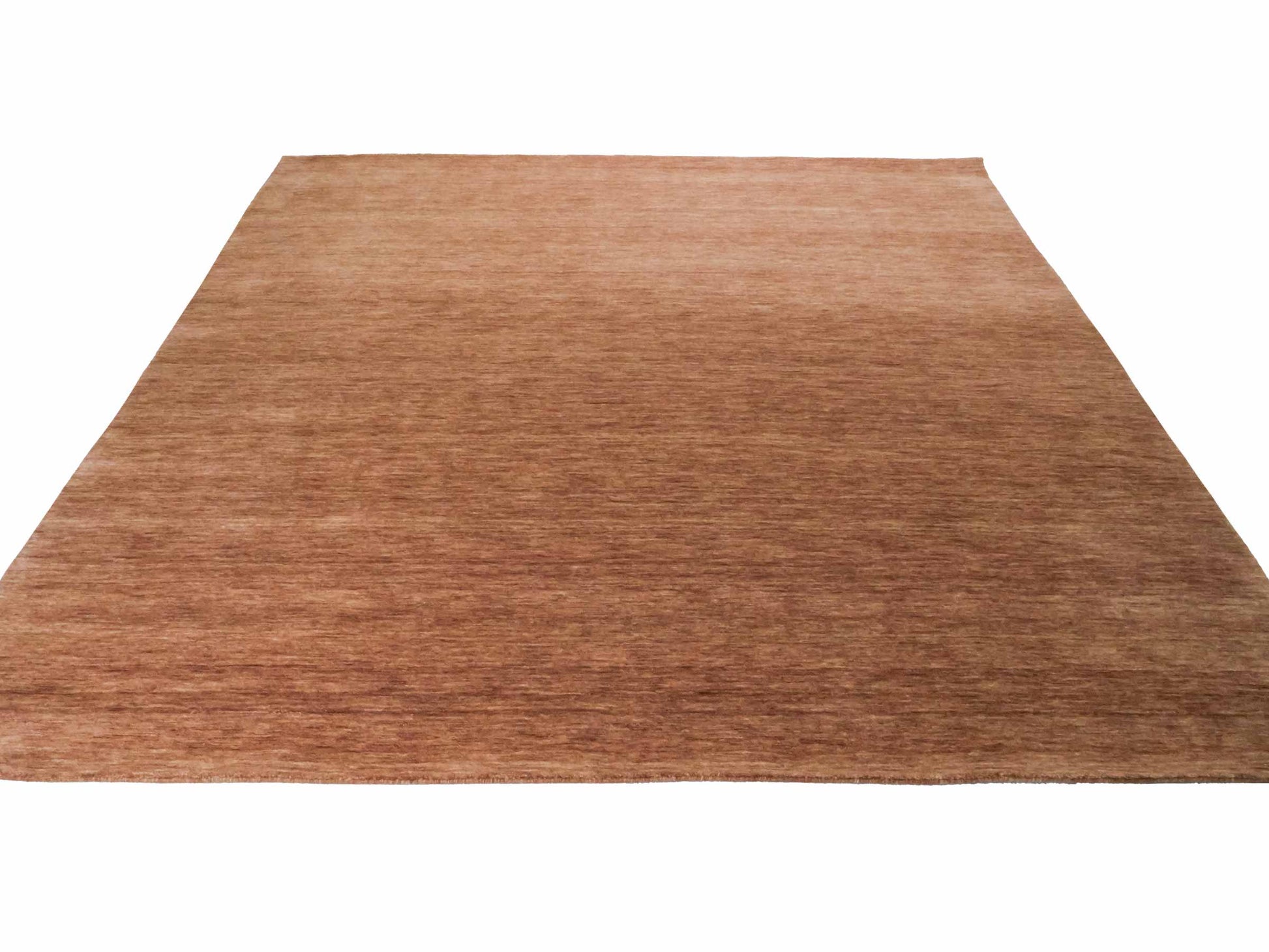 Moderner, Handloom Gabbeh Orientteppich von Khademi aus Wolle, braun. Einfarbiges Uni-Design. Produziert in Indien. Größe: 240x237cm. Teppichnummer: KB4-1599. Verkauf durch Jupiter Intl.