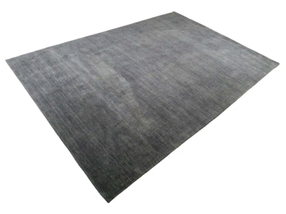 Moderner, Handloom Gabbeh Orientteppich von Khademi aus Wolle, anthrazit. Einfarbiges Uni-Design. Produziert in Indien. Größe: 285x200cm. Teppichnummer: KB4-1614. Verkauf durch Jupiter Intl.