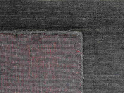 Moderner, Handloom Gabbeh Orientteppich von Khademi aus Wolle, anthrazit. Einfarbiges Uni-Design. Produziert in Indien. Größe: 292x200cm. Teppichnummer: KB4-1613. Verkauf durch Jupiter Intl.