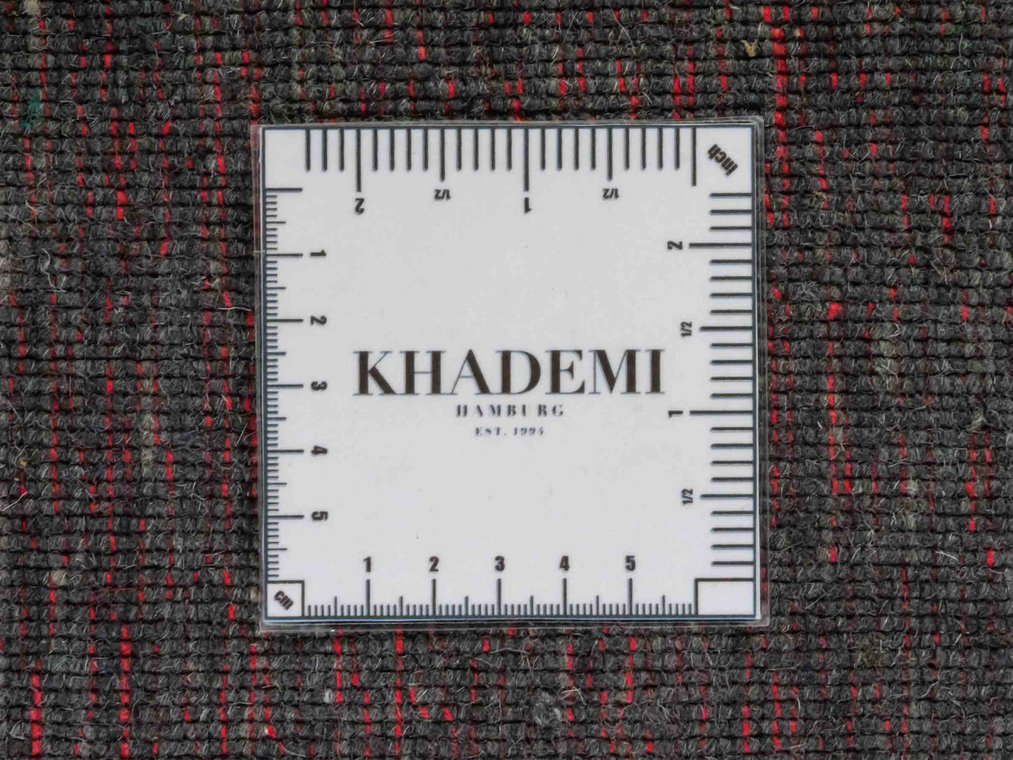 Moderner, Handloom Gabbeh Orientteppich von Khademi aus Wolle, anthrazit. Einfarbiges Uni-Design. Produziert in Indien. Größe: 292x200cm. Teppichnummer: KB4-1613. Verkauf durch Jupiter Intl.