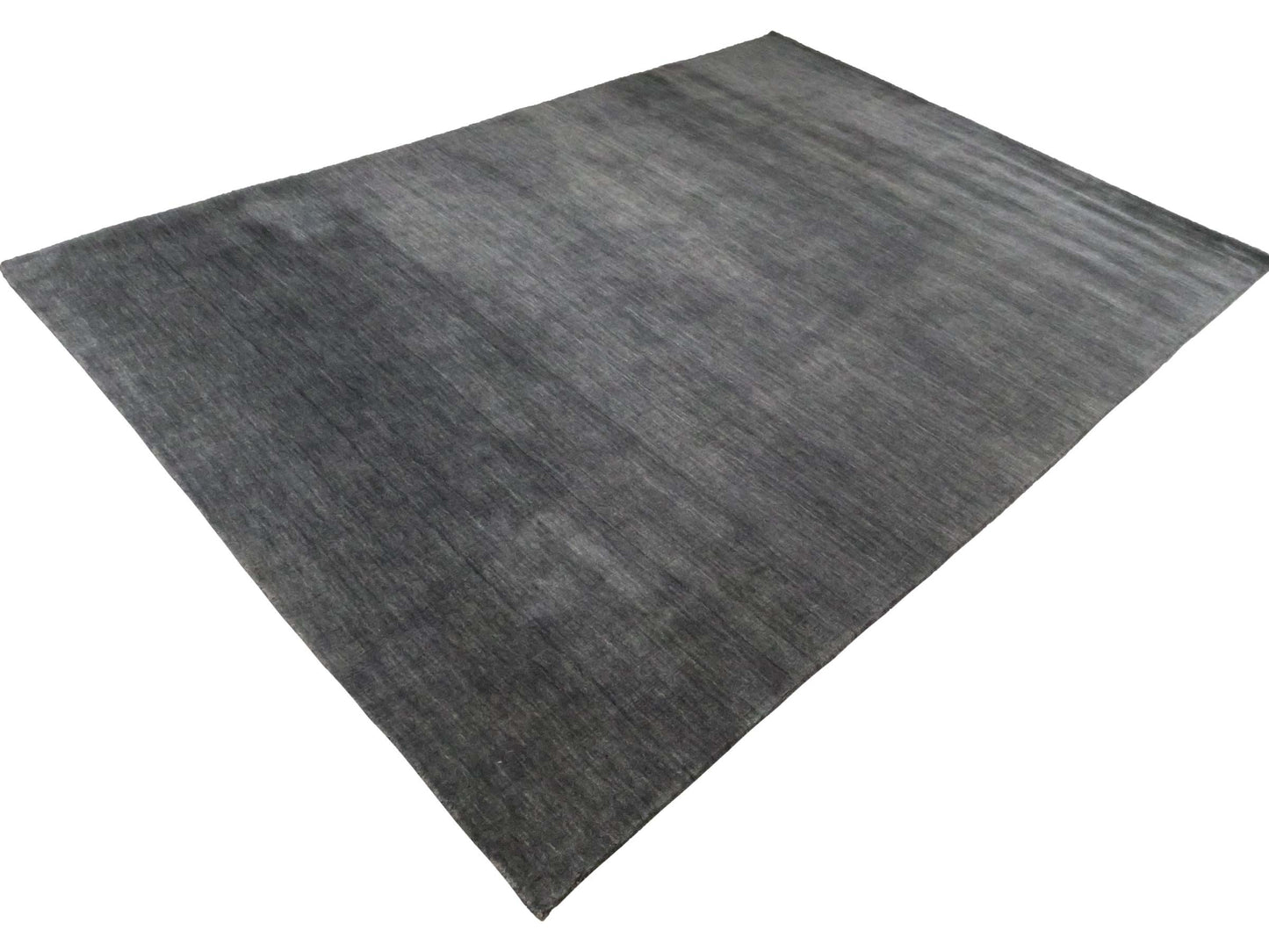 Moderner, Handloom Gabbeh Orientteppich von Khademi aus Wolle, anthrazit. Einfarbiges Uni-Design. Produziert in Indien. Größe: 292x200cm. Teppichnummer: KB4-1615. Verkauf durch Jupiter Intl.