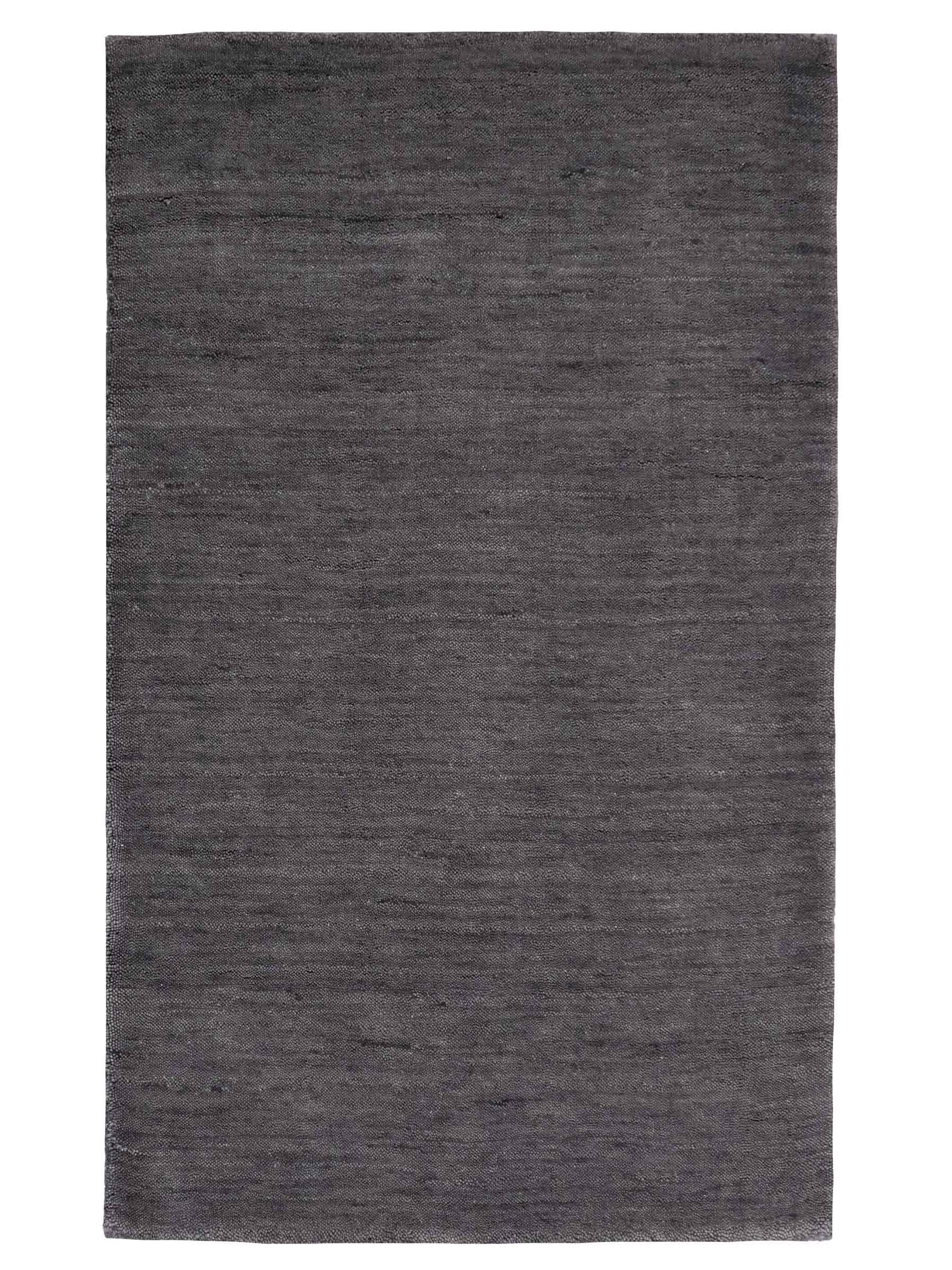 Moderner, Handloom Gabbeh Orientteppich von Khademi aus Wolle, grau. Einfarbiges Uni-Design. Produziert in Indien. Größe: 88x60cm. Teppichnummer: KB4-1610. Verkauf durch Jupiter Intl.