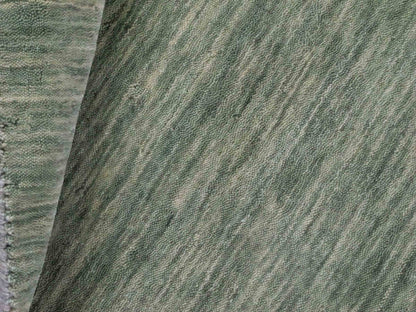 Moderner, Handloom Gabbeh Orientteppich von Khademi aus Wolle, mintgrün. Einfarbiges Uni-Design. Produziert in Indien. Größe: 93x60cm. Teppichnummer: KB4-1568. Verkauf durch Jupiter Intl.