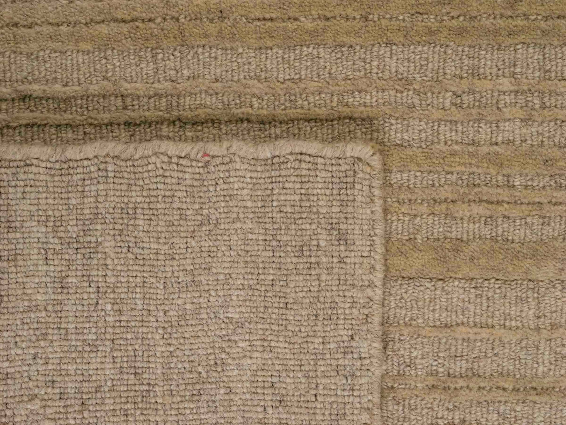 Moderner, Handloom Lori Orientteppich von Khademi aus Wolle, beige. Geometrisches Design. Produziert in Indien. Größe: 149x82cm. Teppichnummer: KB4-1520. Verkauf durch Jupiter Intl.