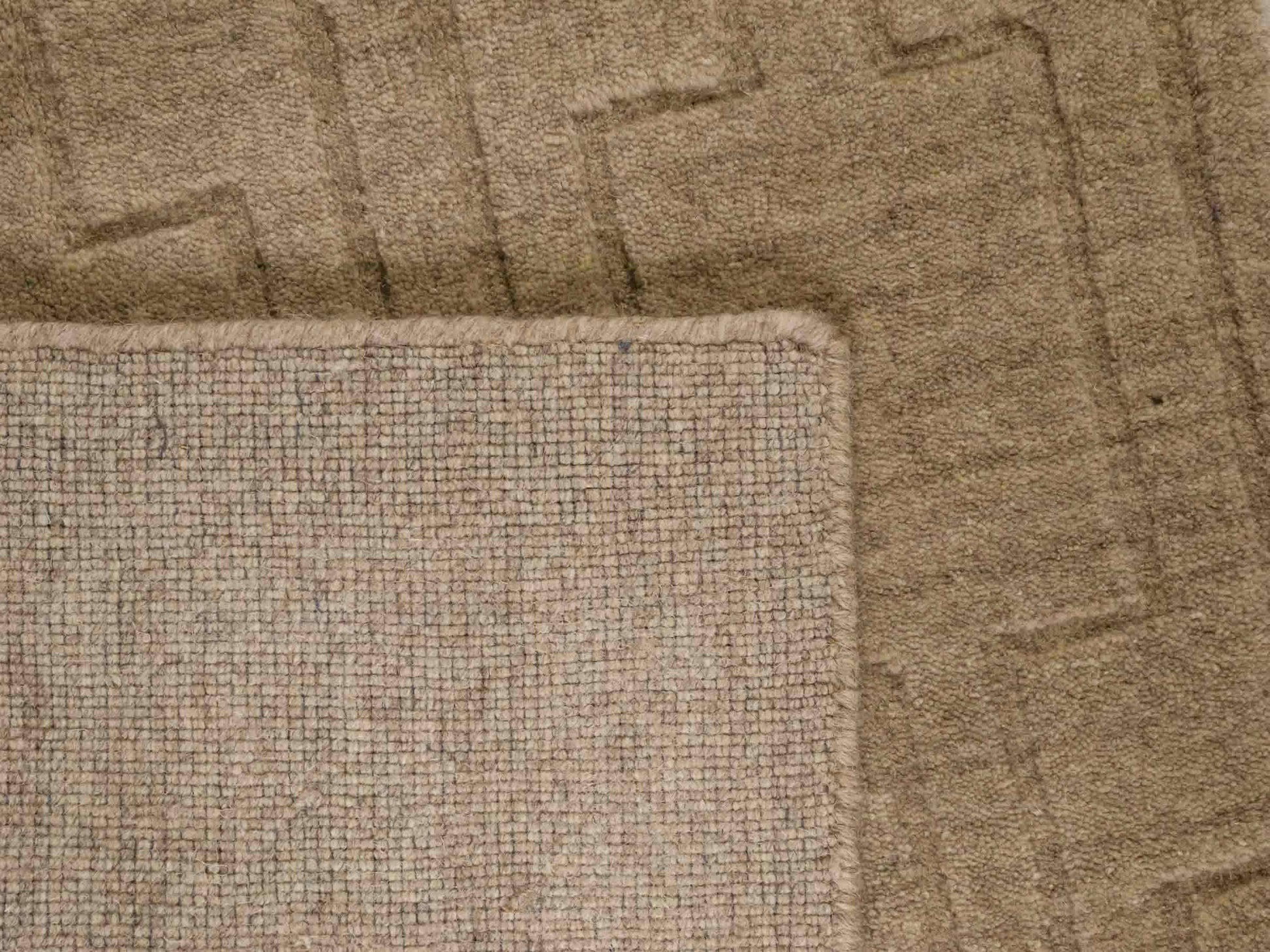 Moderner, Handloom Lori Orientteppich von Khademi aus Wolle, beige. Geometrisches Design. Produziert in Indien. Größe: 149x82cm. Teppichnummer: KB4-1521. Verkauf durch Jupiter Intl.