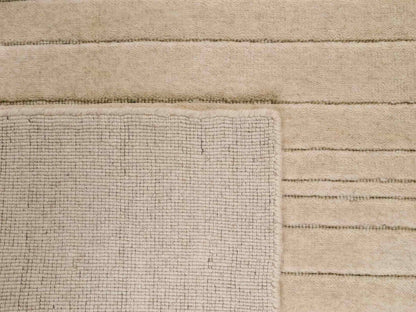 Moderner, Handloom Lori Orientteppich von Khademi aus Wolle, beige. Geometrisches Design. Produziert in Indien. Größe: 150x80cm. Teppichnummer: KB4-1522. Verkauf durch Jupiter Intl.