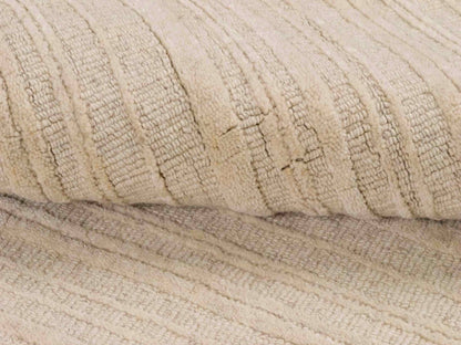 Moderner, Handloom Lori Orientteppich von Khademi aus Wolle, beige. Geometrisches Design. Produziert in Indien. Größe: 150x80cm. Teppichnummer: KB4-1525. Verkauf durch Jupiter Intl.