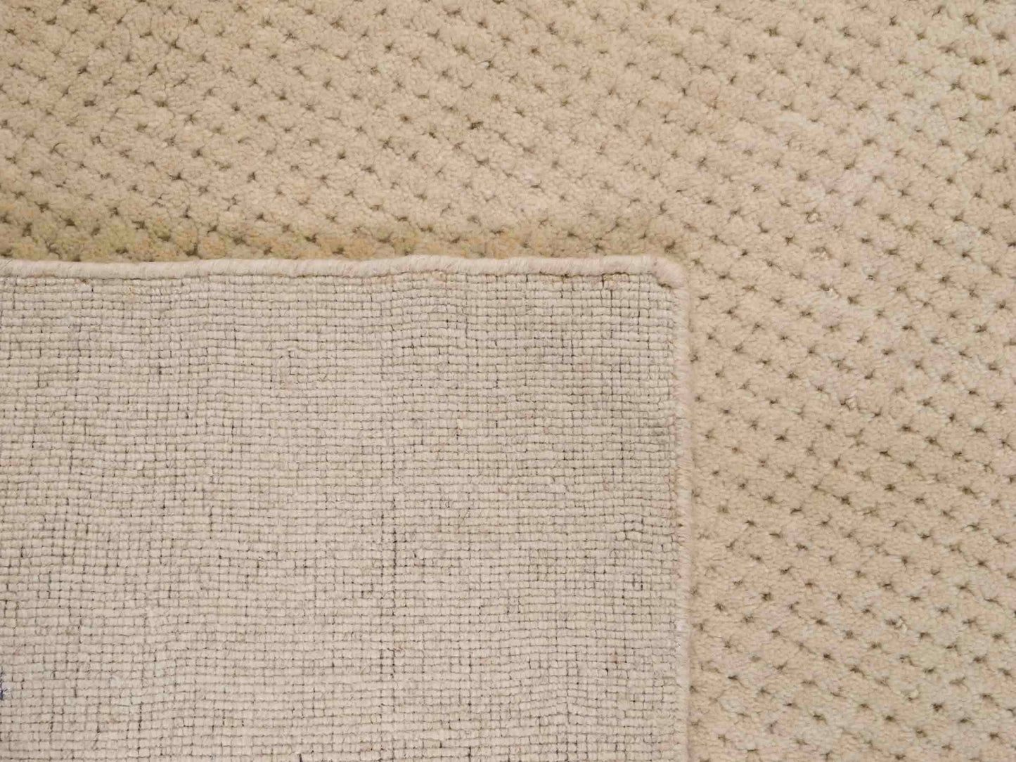 Moderner, Handloom Lori Orientteppich von Khademi aus Wolle, beige. Geometrisches Design. Produziert in Indien. Größe: 151x82cm. Teppichnummer: KB4-1524. Verkauf durch Jupiter Intl.