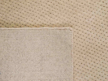 Moderner, Handloom Lori Orientteppich von Khademi aus Wolle, beige. Geometrisches Design. Produziert in Indien. Größe: 151x82cm. Teppichnummer: KB4-1524. Verkauf durch Jupiter Intl.