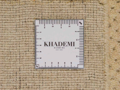 Moderner, Handloom Lori Orientteppich von Khademi aus Wolle, beige. Geometrisches Design. Produziert in Indien. Größe: 151x82cm. Teppichnummer: KB4-1524. Verkauf durch Jupiter Intl.