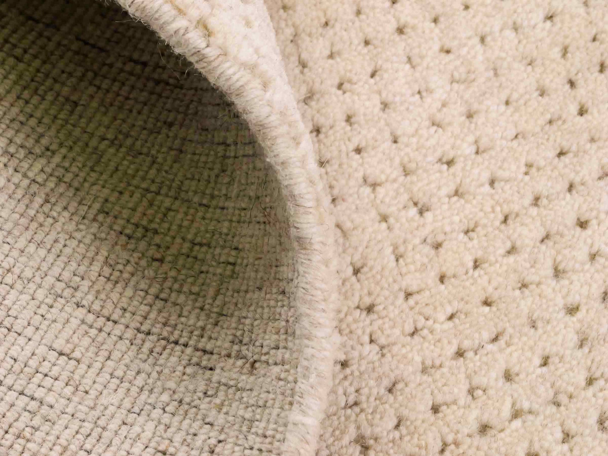 Moderner, Handloom Lori Orientteppich von Khademi aus Wolle, beige. Geometrisches Design. Produziert in Indien. Größe: 151x82cm. Teppichnummer: KB4-1524. Verkauf durch Jupiter Intl.