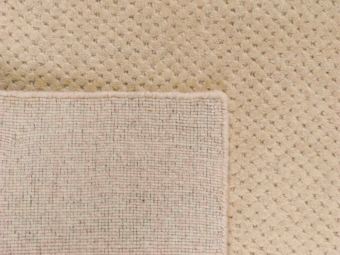 Moderner, Handloom Lori Orientteppich von Khademi aus Wolle, beige. Geometrisches Design. Produziert in Indien. Größe: 151x82cm. Teppichnummer: KB4-1532. Verkauf durch Jupiter Intl.