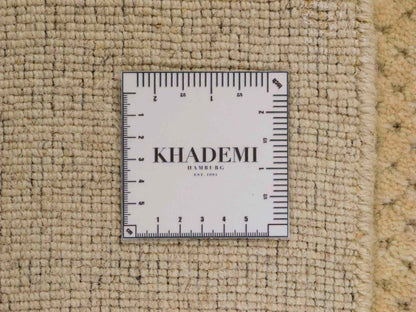 Moderner, Handloom Lori Orientteppich von Khademi aus Wolle, beige. Geometrisches Design. Produziert in Indien. Größe: 151x82cm. Teppichnummer: KB4-1532. Verkauf durch Jupiter Intl.