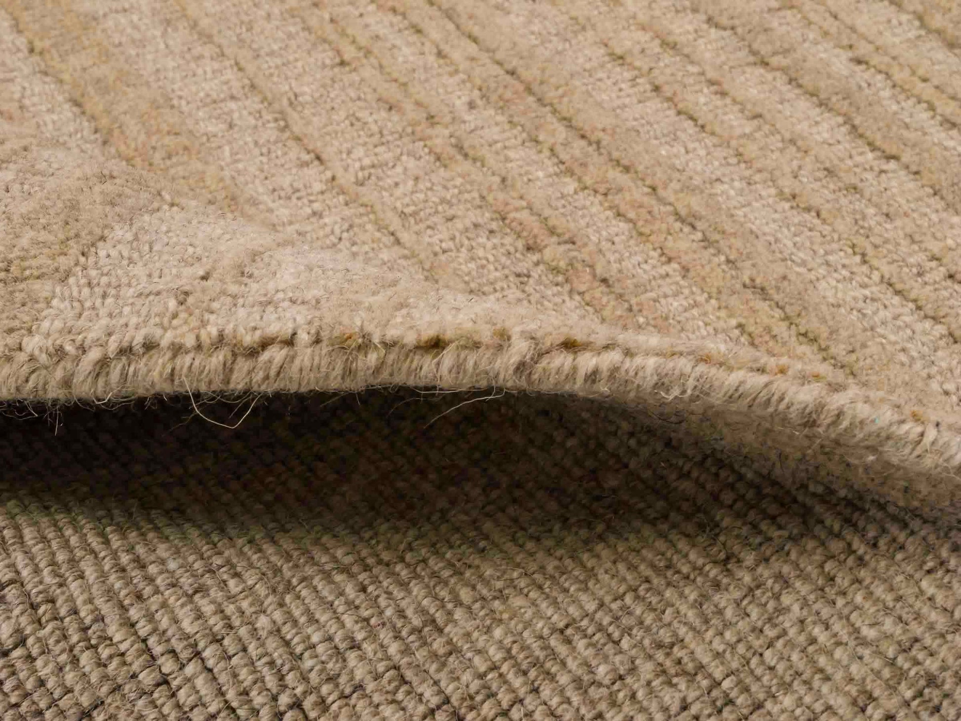 Moderner, Handloom Lori Orientteppich von Khademi aus Wolle, beige. Geometrisches Design. Produziert in Indien. Größe: 152x79cm. Teppichnummer: KB4-1526. Verkauf durch Jupiter Intl.