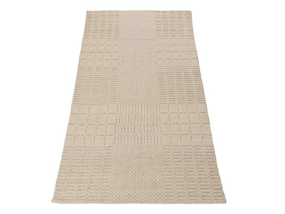 Moderner, Handloom Lori Orientteppich von Khademi aus Wolle, cremeweiß. Geometrisches Design. Produziert in Indien. Größe: 152x83cm. Teppichnummer: KB4-1523. Verkauf durch Jupiter Intl.