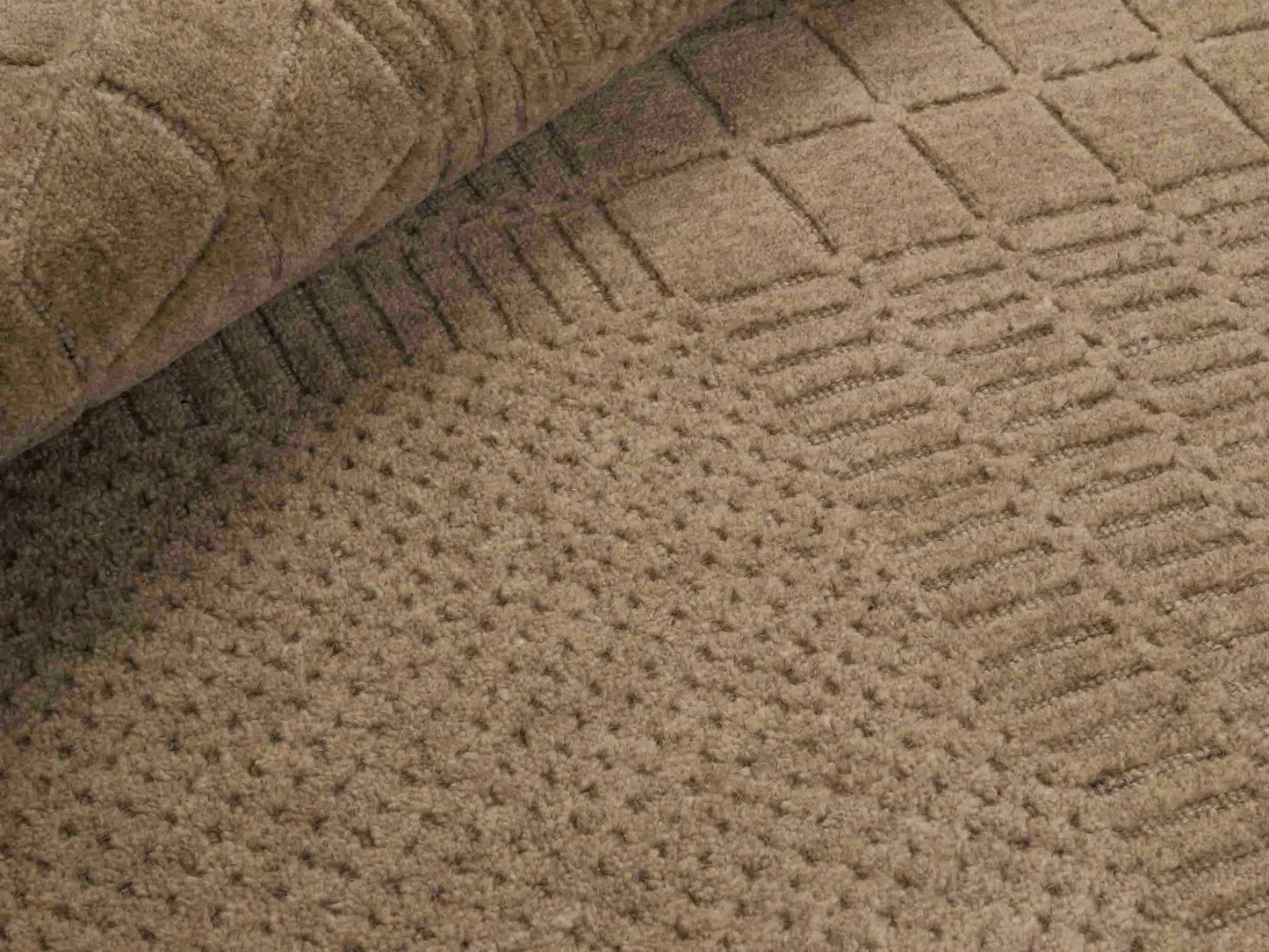 Moderner, Handloom Lori Orientteppich von Khademi aus Wolle, beige. Geometrisches Design. Produziert in Indien. Größe: 154x83cm. Teppichnummer: KB4-1531. Verkauf durch Jupiter Intl.