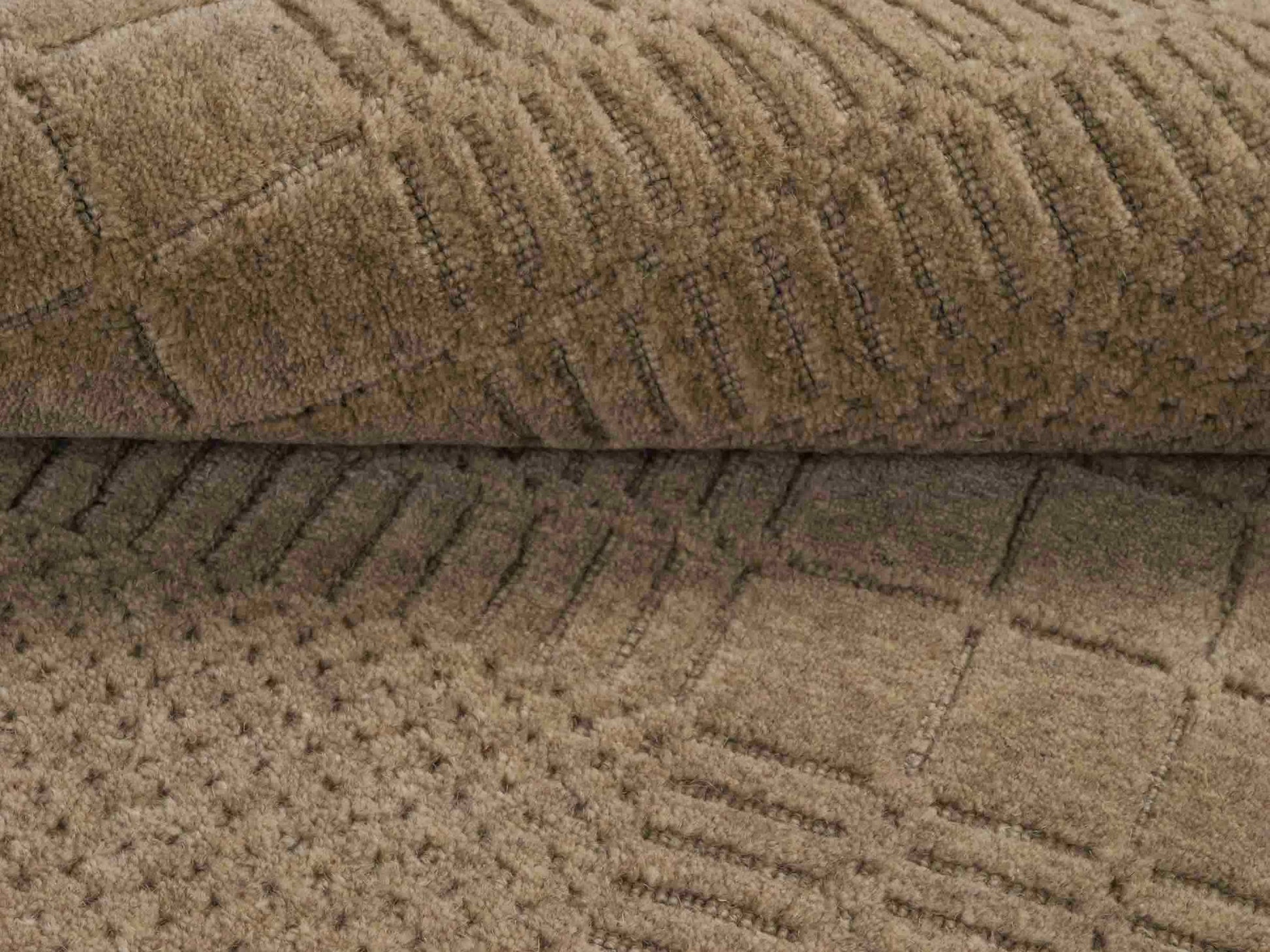 Moderner, Handloom Lori Orientteppich von Khademi aus Wolle, beige. Geometrisches Design. Produziert in Indien. Größe: 154x83cm. Teppichnummer: KB4-1531. Verkauf durch Jupiter Intl.