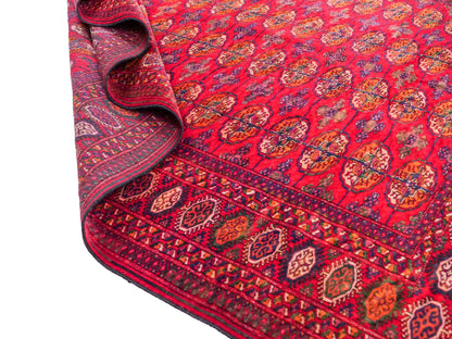 Handgeknüpfter, kaukasischer Orientteppich aus Wolle von Khademi. Größe: 180 x 155 cm. Farbe: Rot. Verkauf durch JUPITER Intl.