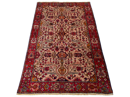 Handgeknüpfter, kaukasischer Orientteppich aus Wolle von Khademi. Größe: 182 x 126 cm. Farbe: Cremeweiß, rot. Verkauf durch JUPITER Intl.