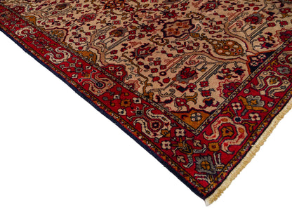 Handgeknüpfter, kaukasischer Orientteppich aus Wolle von Khademi. Größe: 182 x 126 cm. Farbe: Cremeweiß, rot. Verkauf durch JUPITER Intl.
