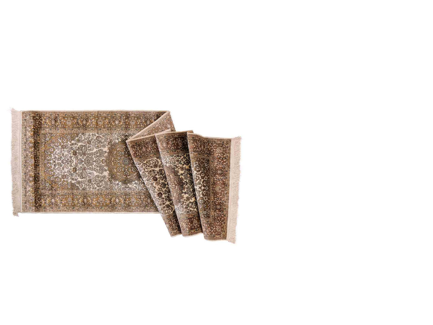 Sehr feiner, handgeknüpfter, chinesischer Ghom Orientteppich Läufer aus gesponnener Seide mit Medaillon-Design von Khademi, creme, braun. 303x80 cm. Verkauf durch Jupiter Intl.