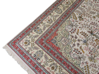 Feiner, handgeknüpfter, chinesischer Ghom Orientteppich aus gesponnener Seide mit Medaillon-Design von Khademi, creme, weiß, rosa. 359x273 cm. Verkauf durch Jupiter Intl.