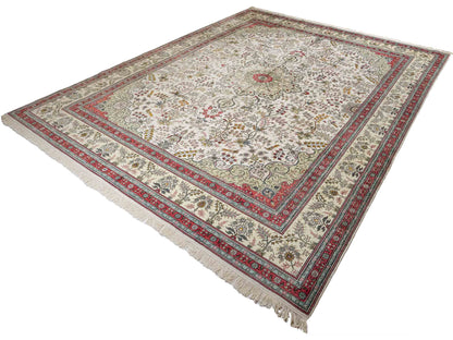 Feiner, handgeknüpfter, chinesischer Ghom Orientteppich aus gesponnener Seide mit Medaillon-Design von Khademi, creme, weiß, rosa. 359x273 cm. Verkauf durch Jupiter Intl.