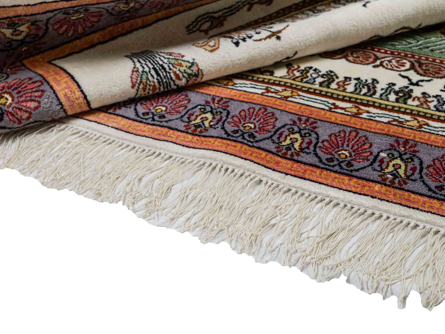 Feiner, handgeknüpfter, chinesischer Orientteppich mit Ghom Design aus Kunstseide, weiß, blau, lachs. 123x91 cm. Verkauf durch Jupiter Intl.