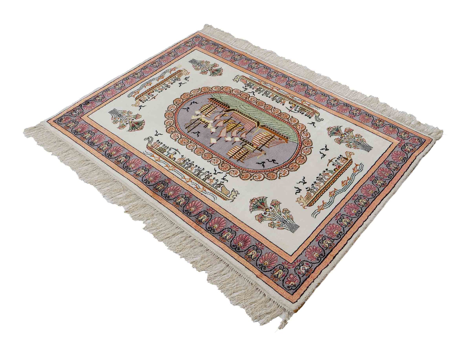 Feiner, handgeknüpfter, chinesischer Orientteppich mit Ghom Design aus Kunstseide, weiß, blau, lachs. 123x91 cm. Verkauf durch Jupiter Intl.