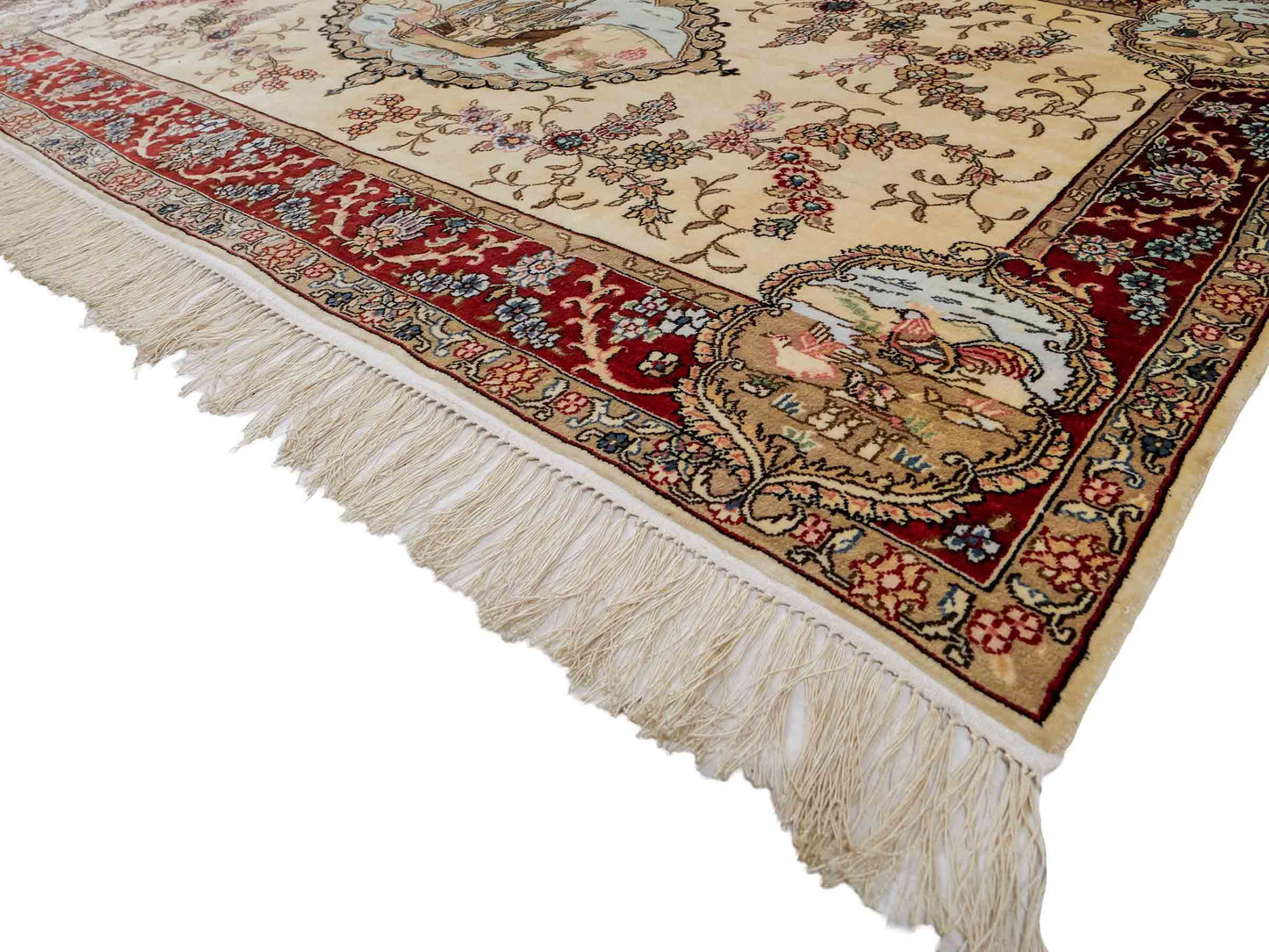 Sehr feiner, handgeknüpfter, chinesischer Orientteppich mit Ghom Design aus Kunstseide, creme, weiß, rot. 153x95 cm. Verkauf durch Jupiter Intl.