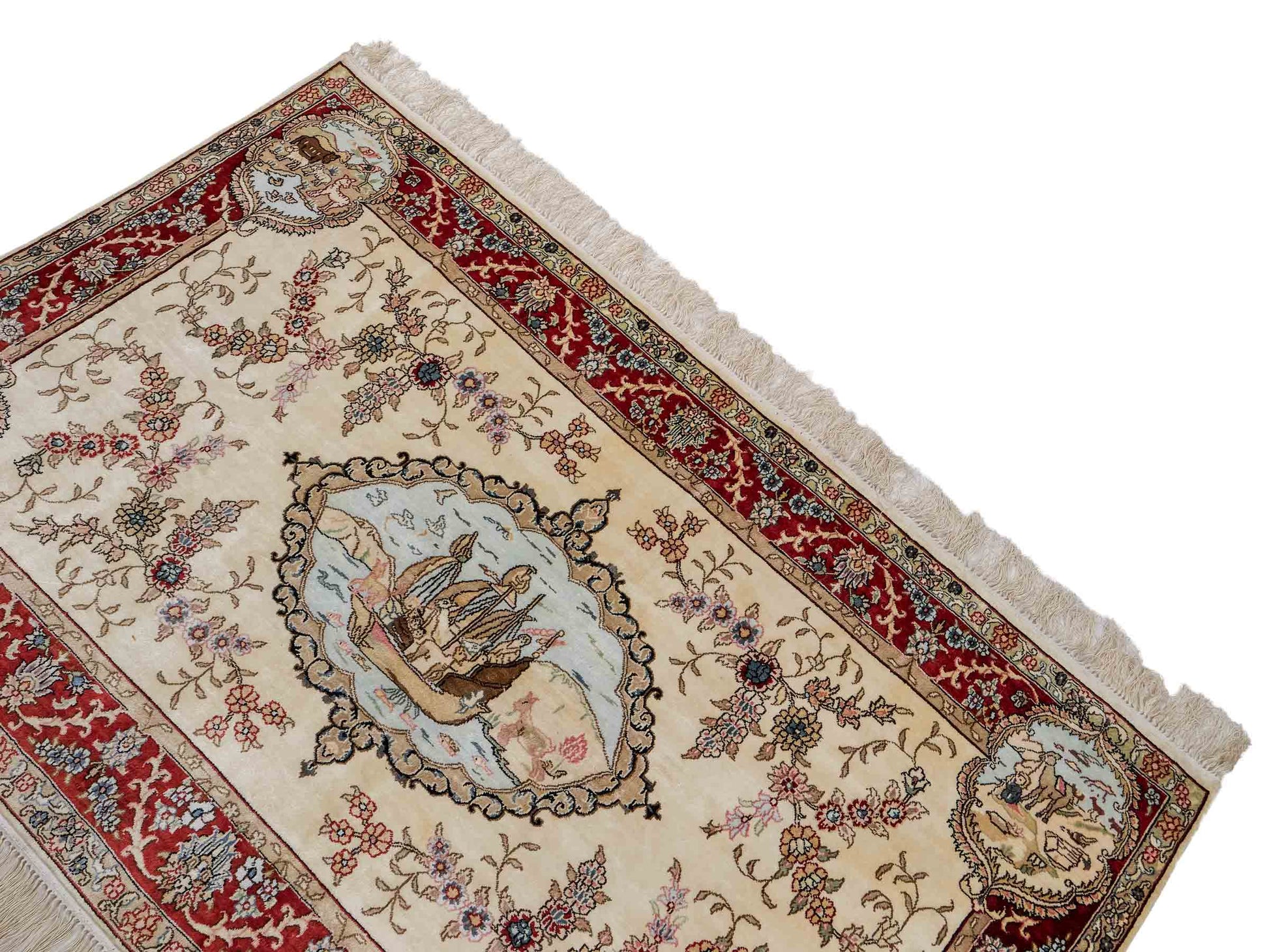 Sehr feiner, handgeknüpfter, chinesischer Orientteppich mit Ghom Design aus Kunstseide, creme, weiß, rot. 153x95 cm. Verkauf durch Jupiter Intl.